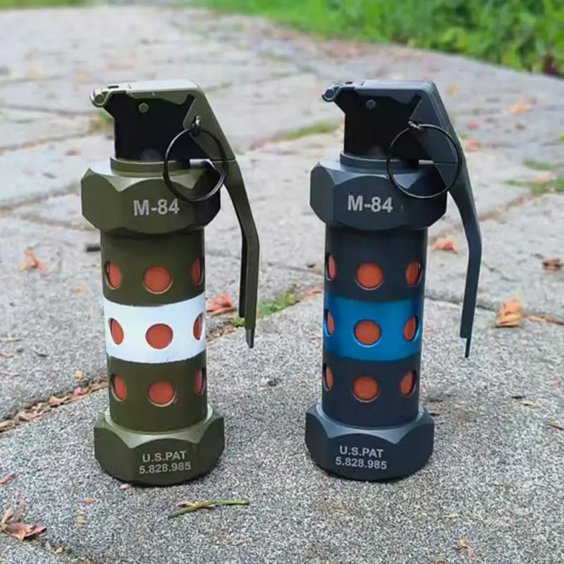 مصباح يدوي LED على شكل قنبلة M - مراجعة Outdoor Camping Games وسعره