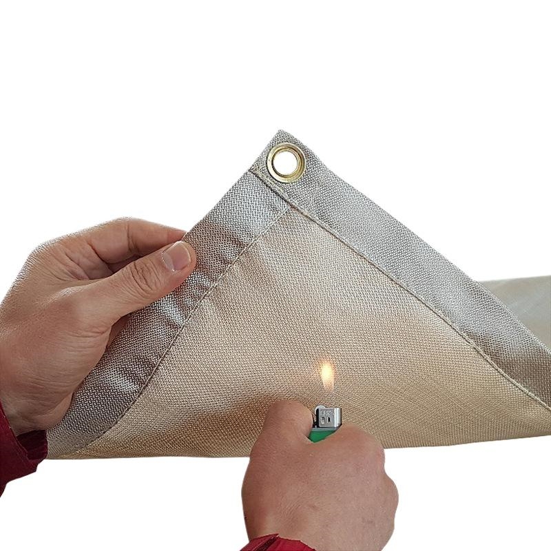 بساط مقاوم للحريق للتخييم في ا - مراجعة Outdoor Camping Mat وسعره