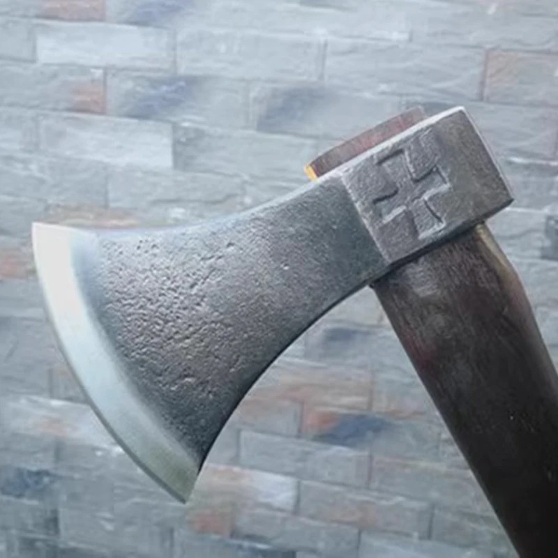 فأس فايكنغ مزورة للدفاع عن الن - مراجعة Camp Axe Hatchet وسعره