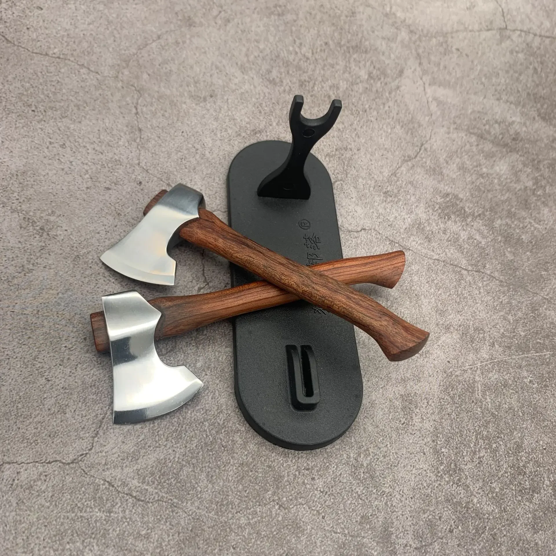 مقبض فأس حاد صغير من الفولاذ ا - مراجعة Camp Axe Hatchet وسعره